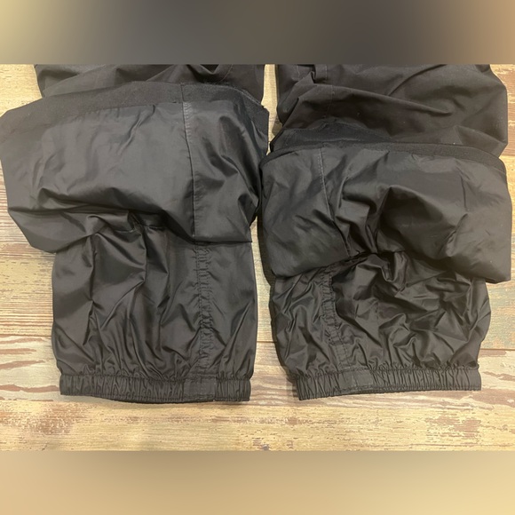 North face Snowpants - Picture 6 of 11